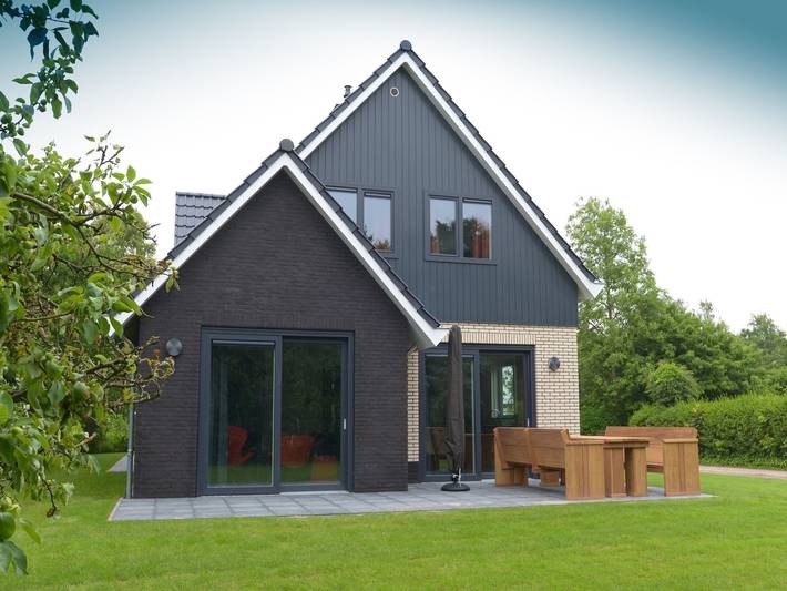 Villa für 8 Personen, mit Garten