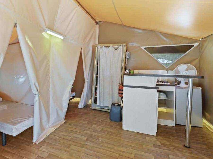 Camping Le Damier - Bungalow in tela 5 persone - Bungalow di tela Canada 20m² / 2 camere - senza bagno (sabato) in Pianotolli-Caldarello, Sartène e dintorni