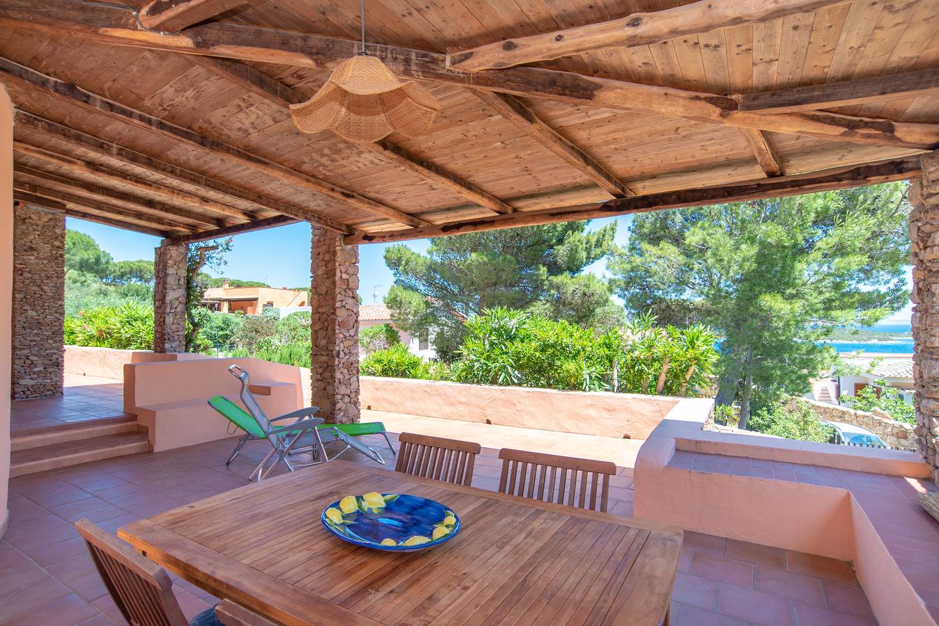 Chalet méditerranéen avec jardin, terrasse et vue sur mer ; parking disponible, animaux domestiques admis.  in Conca Verde, Gallura