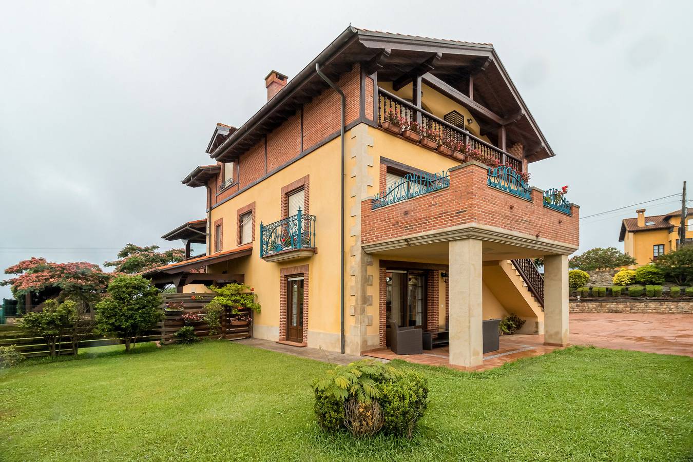 Ganze Wohnung, Ferienwohnung 'Antonio Apto6' mit Bergblick, Balkon und Wi-Fi in Santillana del Mar, Kantabrische Küste