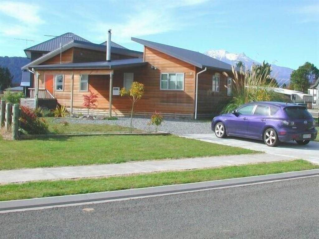 Karottenkuchen Chalet - Ohakune in Ohakune, Ruapehu District