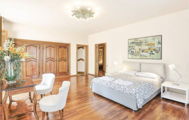 Appartamento con piscina a Fauglia: Lettino, Wifi e Parcheggio in Fauglia, Riviera Toscana