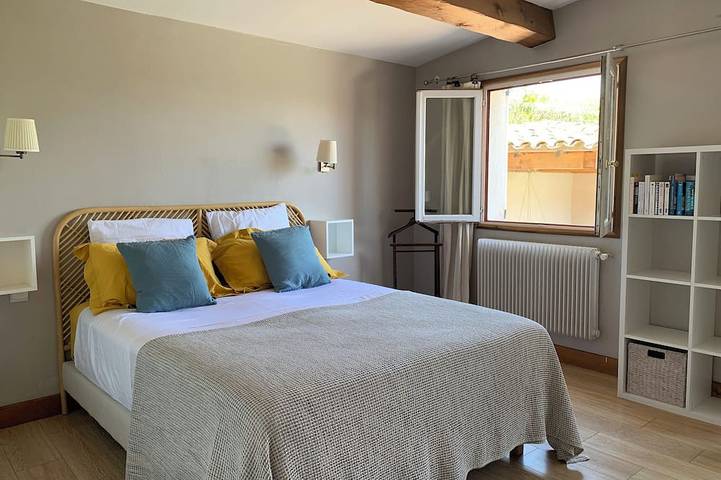 Location de vacances pour 6 personnes, avec terrasse et jardin, animaux acceptés à Valbonne - 2
