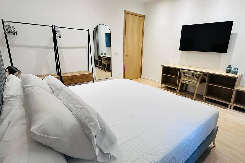 House with Private Pool, Comfortable and Family Friendly in Maria de la Salut, Majorca Center