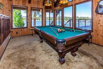 Holiday Home for 14 People in Boulder Bay, Big Bear Lake, Photo 2