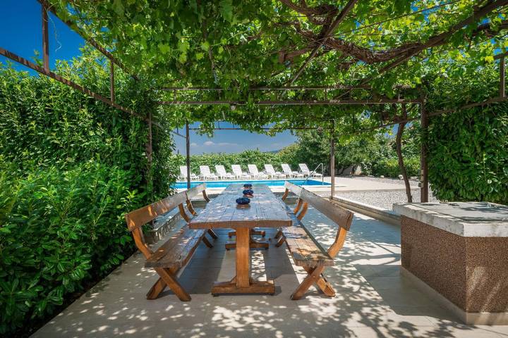 Ferienhaus für 16 Personen, mit Balkon und Garten an der Makarska Riviera - 4