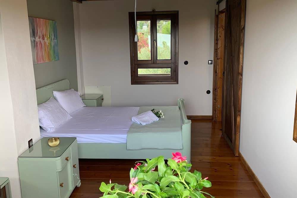 Thea Thalassa Sea View stone tranditional villa/hot tub-5 min from the beach in Vourvourou, Sithonia Peninsula