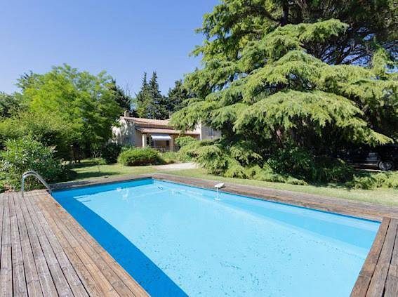 Location de vacances pour 8 personnes, avec jardin et piscine à Bédarrides - 2