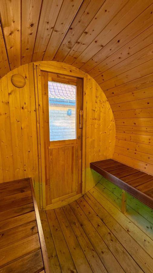 Location de vacances pour 2 personnes, avec terrasse et sauna ainsi que jacuzzi et jardin dans Zutkerque - 3