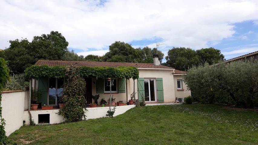 Location de vacances pour 6 personnes, avec Jacuzzi et Terrasse ainsi que Jardin et Vue à Montfrin - 2