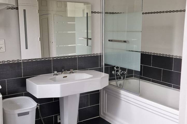 Appartement entier, 1 bedroom apartment in eyguieres gite vue sur parc in Eyguières, Région d'Arles