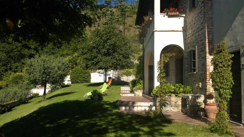 Location de vacances pour 6 personnes, avec vue ainsi que jardin et piscine, animaux acceptés à Gualdo Tadino - 2