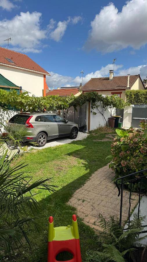Gîte pour 4 personnes, avec jardin, adapté aux familles à Colombes - 4