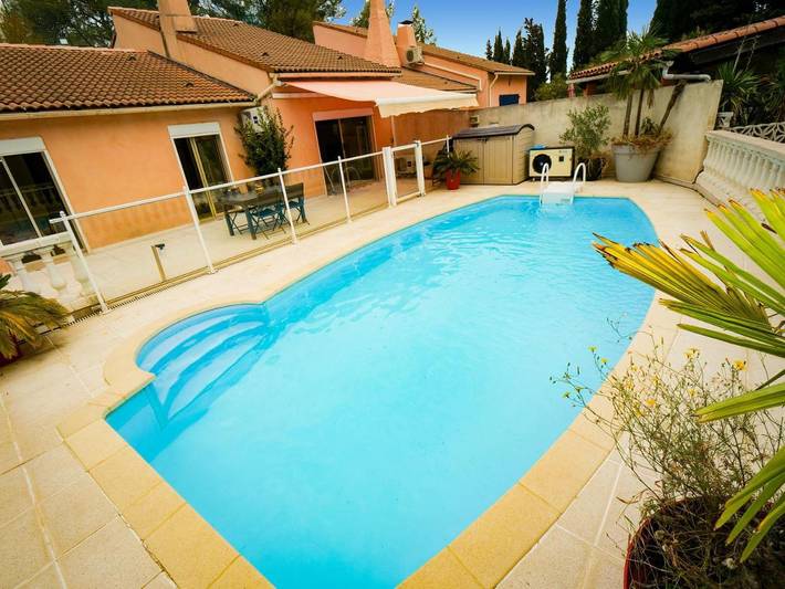 Villa pour 9 personnes, avec Terrasse et Jardin ainsi que Piscine et Vue à Martigues