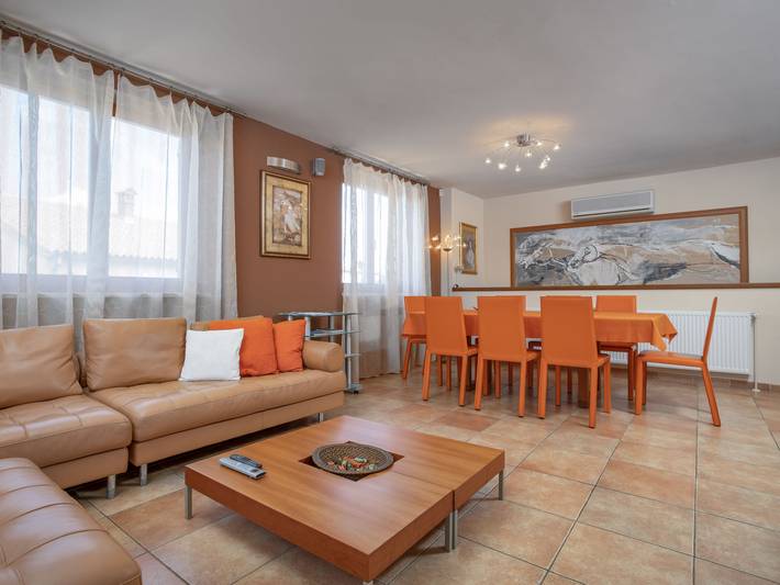 Ferienhaus für 8 Personen, mit Terrasse und Garten in Vrsar - 2