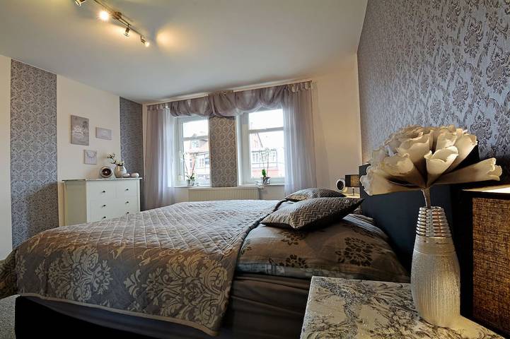 Apartamento entero, Nueva Feriewohnung en el corazón del valle con impresionantes vistas a Rosstrappe, **** in Thale, Harzvorland