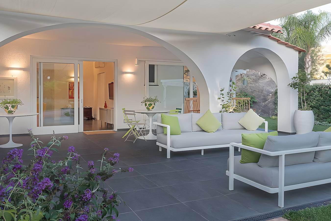 Villa 'Di Charme Ischia Porto' con terrazza condivisa, Wi-Fi e aria condizionata in Ischia Città, Ischia