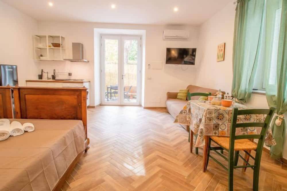 Geheel appartement, Alighieri by Interhome in Bolsena, Meer van Bolsena