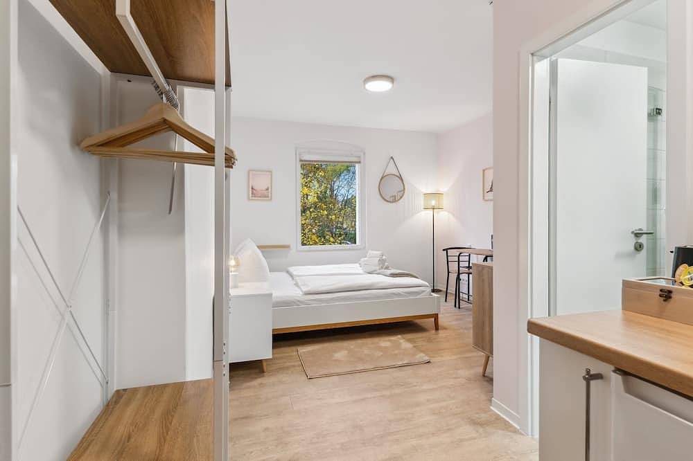 Ganze Wohnung, Vorstadtoase für 2 - Queensize-Bett, Netflix, Parken, Nähe Ber in Eichwalde, Dahme-Seengebiet