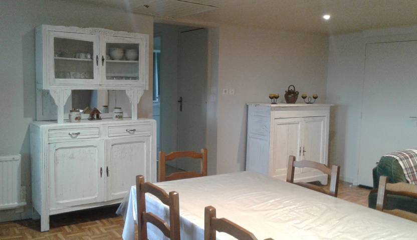 Gîte pour 7 personnes, avec jardin et terrasse, animaux acceptés dans le Cantal - 3