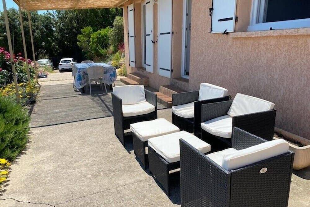 Appartement entier, Location d un rez de chaussée de villa sur les hauteurs de Piana in Piana, Région d'Ajaccio
