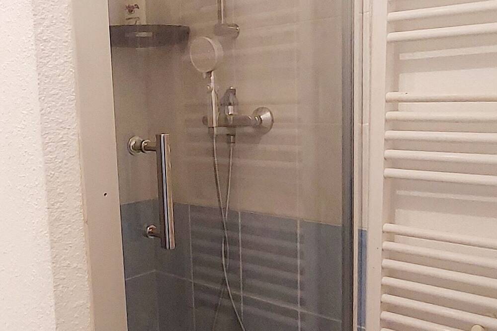 Geheel appartement, Cosy 2-room apartment - Centre Villefranche-sur-Saône with garage in Villefranche-sur-Saône, Beaujolais