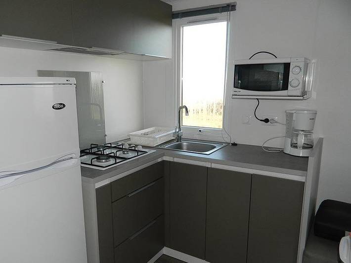 Flower Camping Omaha Beach - Mobilheim 8 personen - Mobilheim „Confort“, 36 m² (4 Schlafzimmer) + Terrasse, für 8 Personen in Omaha Beach, Vierville-sur-Mer