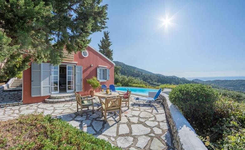 Villa für 3 Personen, mit Whirlpool und Terrasse sowie Garten und Pool auf Lefkada