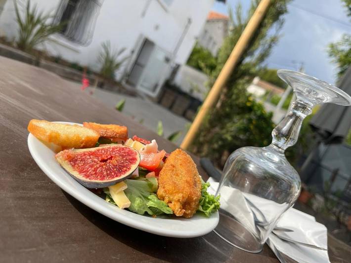 Hôtel pour 4 personnes, avec jardin et terrasse dans La Pointe-Rouge - 2