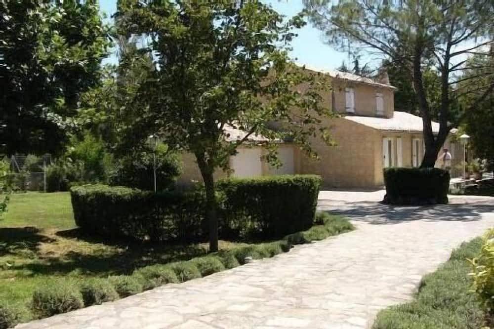 Comfortabel huis met zwembad en privé tennisbaan in het hart van de groene Provence in Saint-Maximin-la-Sainte-Baume, Brignoles region