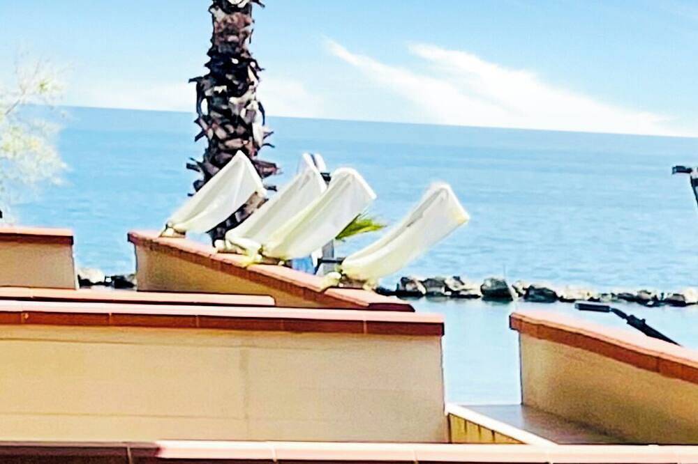 Apartamento entero, Charming 2-bedroom house in welcoming Martinsicuro with Wifi, Ac & on the Beach in Martinsicuro, Provincia de Teramo