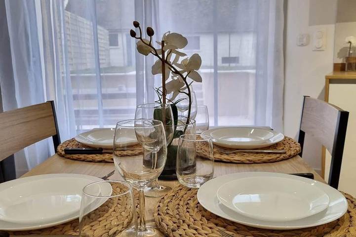 Location de vacances pour 4 personnes, avec jardin et terrasse à Arbonne-la-Forêt