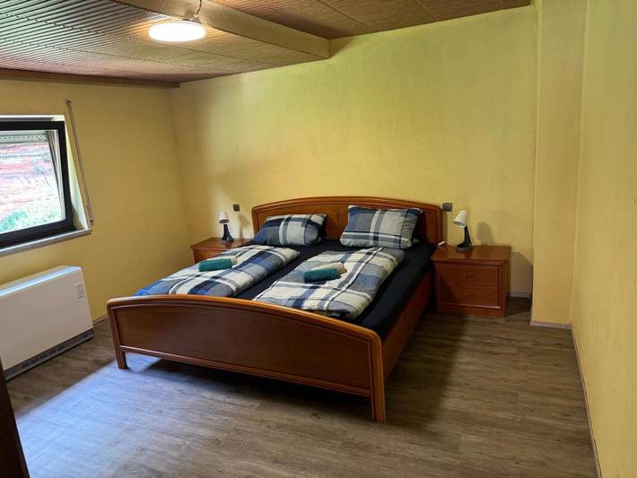 Ferienwohnung für 9 Personen, mit Balkon und Terrasse sowie Garten und Ausblick in Beckingen