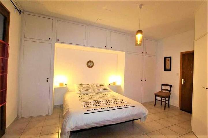 Gîte pour 6 personnes, avec piscine et jacuzzi à Mercuer - 2