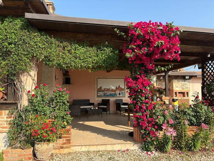Casa vacanza per 4 persone, con giardino e piscina nonché panorama e sauna in Pisticci