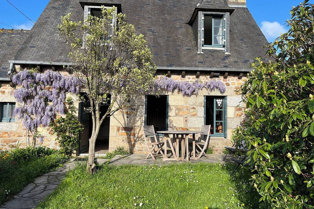 Maison de Charme à Loguivy de la Mer - Garden and Terrace À Deux Pas des Plages in Loguivy de la Mer, Ploubazlanec
