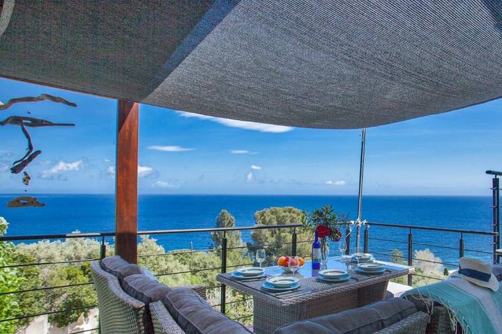 Gîte pour 6 personnes, avec Terrasse ainsi que Jardin et Vue à Santa-Maria-di-Lota