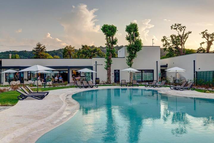Camping für 5 Personen, mit Ausblick und Sauna sowie Pool und Garten, mit Haustier am Lago Maggiore