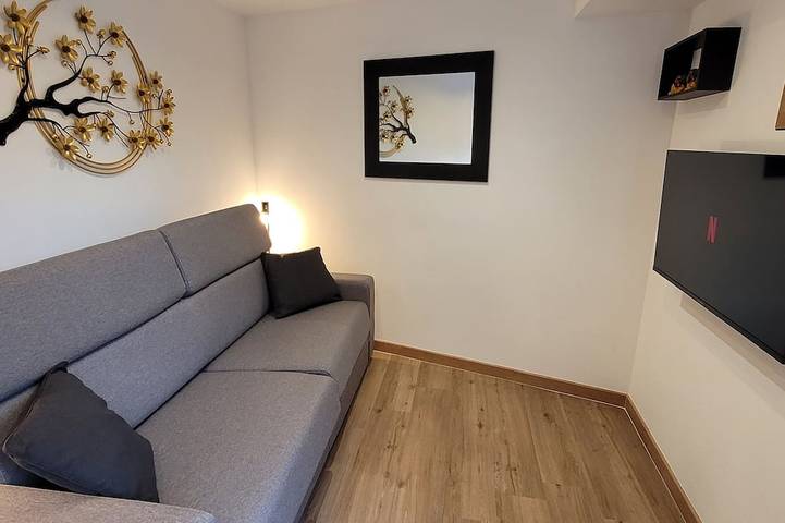 Gîte pour 2 personnes, avec jardin ainsi que terrasse et jacuzzi à Jonquerettes - 4