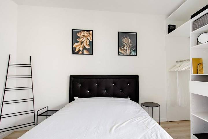 Location de vacances pour 2 personnes, avec jacuzzi et jardin à Colombes - 3