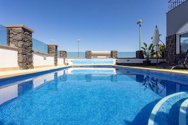 Casa rural para 12 personas, con Balcón y Jacuzzi además de Terraza y Piscina en Puerto de la Cruz - 4
