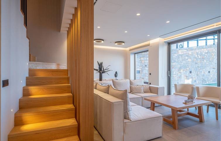 Location de vacances pour 5 personnes, avec terrasse ainsi que piscine et jardin dans Agia Pelagia - 3