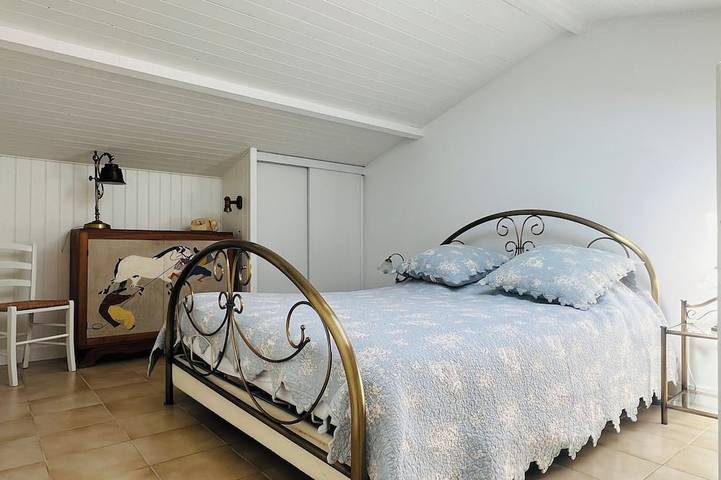 Location de vacances pour 8 personnes, avec jardin dans Plage des Gollandieres (Le Bois-Plage-en-Re) - 4