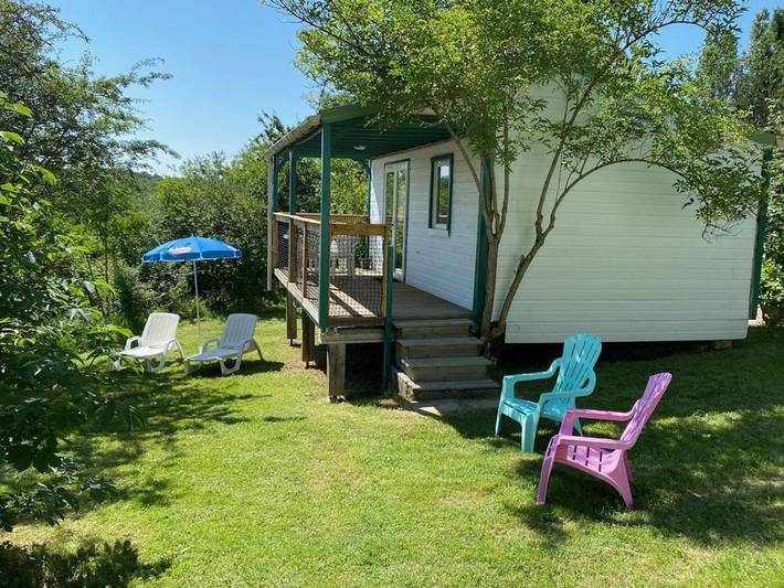 Location de vacances pour 4 personnes, avec piscine et terrasse à Camon - 2