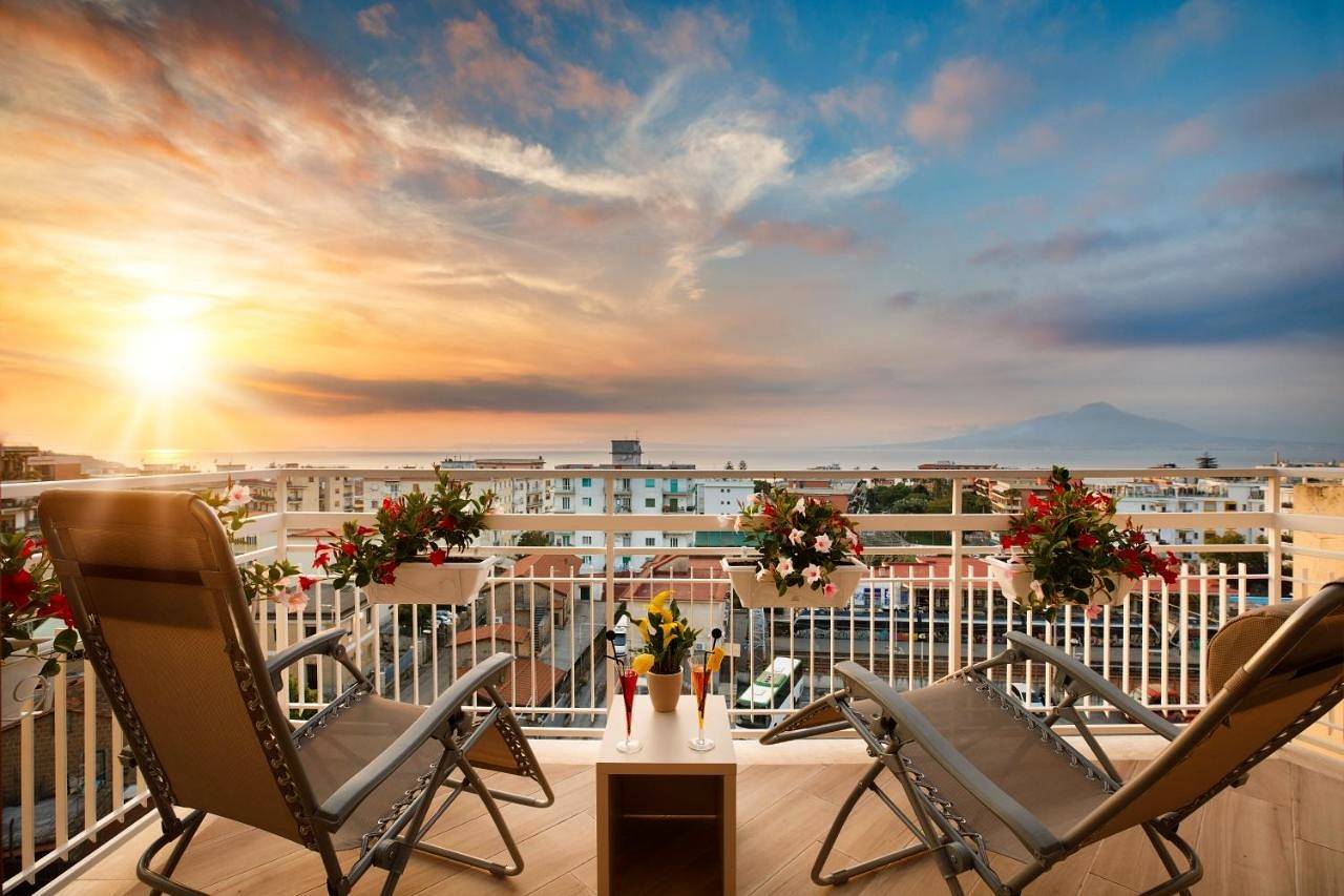 Deluxe Suite with Sea View in Sorrento, Sorrento Coast