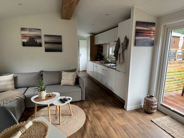 Camping für 5 Personen, mit Balkon und Terrasse sowie Seeblick und Ausblick in Mecklenburg-Vorpommern - 2
