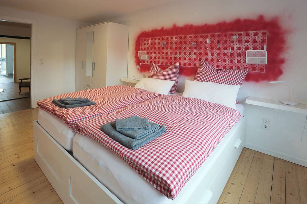 Ganze Wohnung, Gemütliche Ferienwohnung für Gruppen und Familien ruhig im Ortskern. in Reil, Bernkastel-Kues & Umgebung