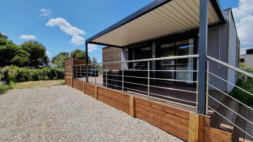 Location de vacances pour 7 personnes, avec jardin et piscine, animaux acceptés à Olonzac