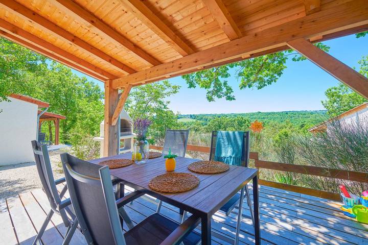 Location de vacances pour 4 personnes, avec Terrasse à Mauroux