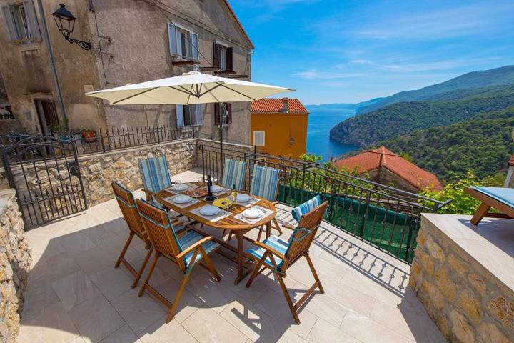 Ferienhaus für 4 Personen, mit Terrasse und Ausblick